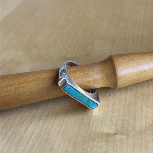 Vintage Turquoise and Sterling  ring size 7 EUC - Picture 2 of 4